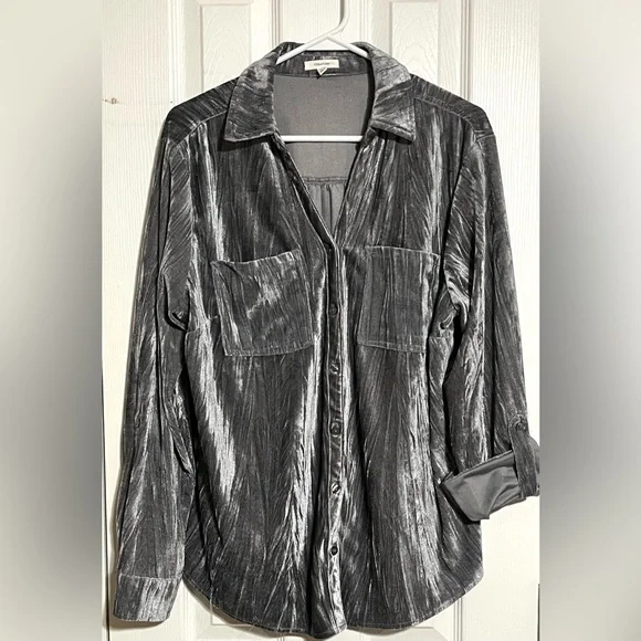 Maurices Metallic Gray Top - Picture 5 of 8